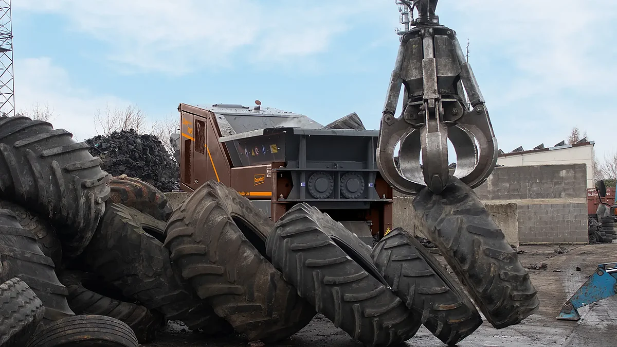 Doppstadt CoreShred 900 - Reifen